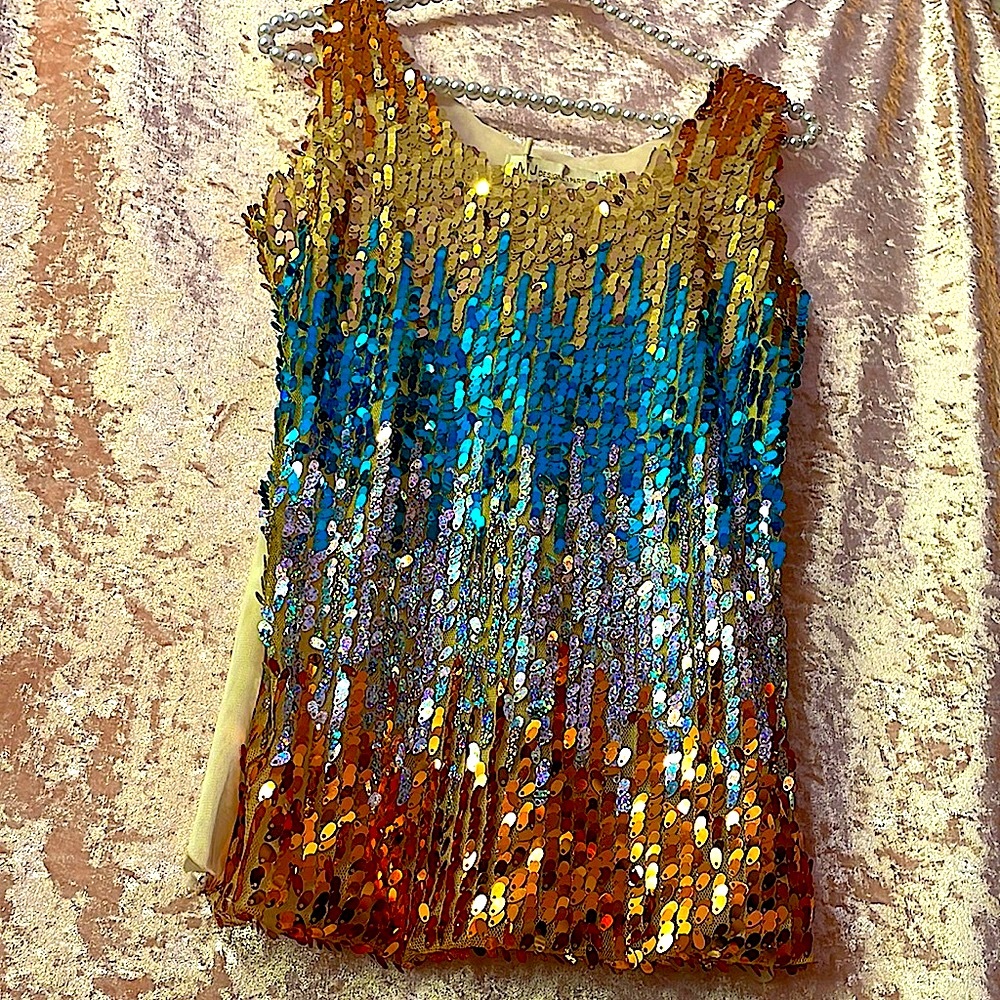 Sequin tank